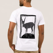 脅迫的にこちらを見つめる怖いヤギ Tシャツ (裏面)