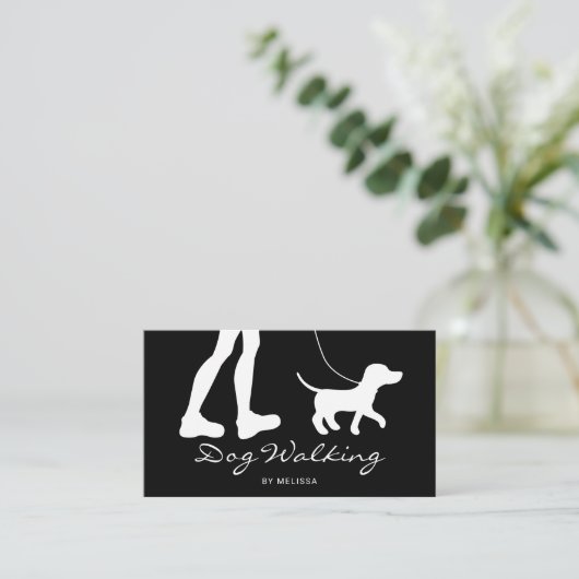 脚と小さな犬の白黒ドッグウォーカー 名刺 (スタンド正面)
