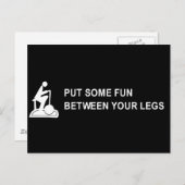 脚の間におもしろいを入れる ポストカード (正面/裏面)