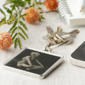 脚を組むかわいそうなメイドが大好き キーホルダー (側面)