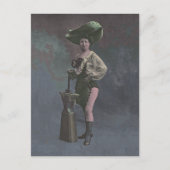 脚ビクトリアンを示すアンビルの女性 ポストカード (正面)