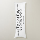 脚本パーソナライズされたタイポグラフィミセス結婚ズ ボディピロー (正面縦)