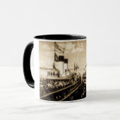 脱線の汽船、デトロイト、ミシガン州- Tashmoo マグカップ (正面左)