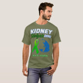 腎臓透析が終わって釣りに戻る患者 Tシャツ (正面フル)