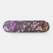 腐りゆく虹の色の蝶飛んでいる スケートボード (横)