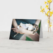 腕に抱かれたビーグル・ベイビー カード (黄色い花)