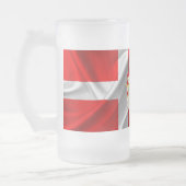 腕のデンマークの旗コート フロストグラスビールジョッキ (左)