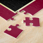 腕のモノグラムコートレッドライオンクラウンエンブレム金ゴールド ジグソーパズル (側面)