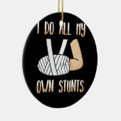 腕の子供へ骨折は僕のスタントだ セラミックオーナメント (右)