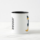 腕を組んだダフィー™ガモ |名前の追加 マグカップ (中央)