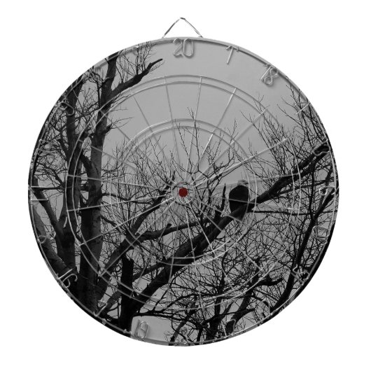 腕時計を取っている男性 ダーツボード (正面)