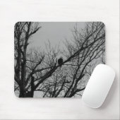 腕時計を取っている男性 マウスパッド (マウス)