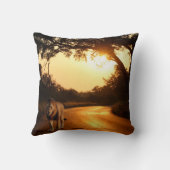 腰枕 – ライオンの道 クッション (裏面)