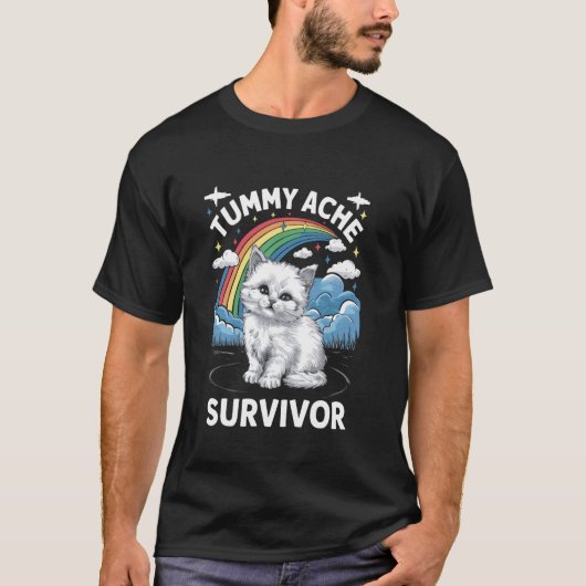 腹痛サバイバー猫 Tシャツ (正面)