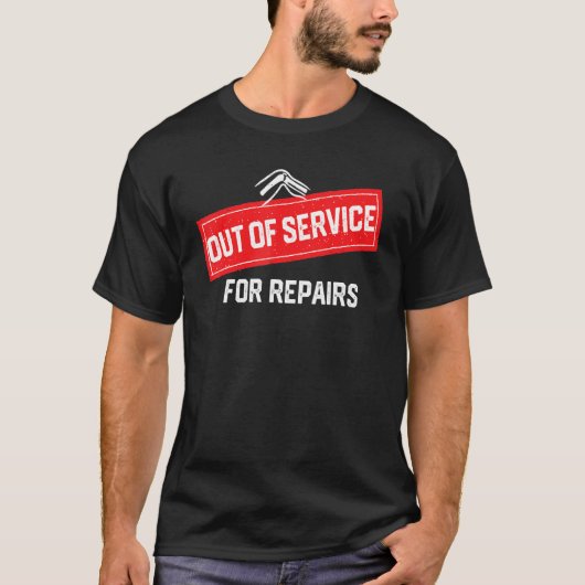 膝の交換の修理のおもしろいサービス外 Tシャツ (正面)
