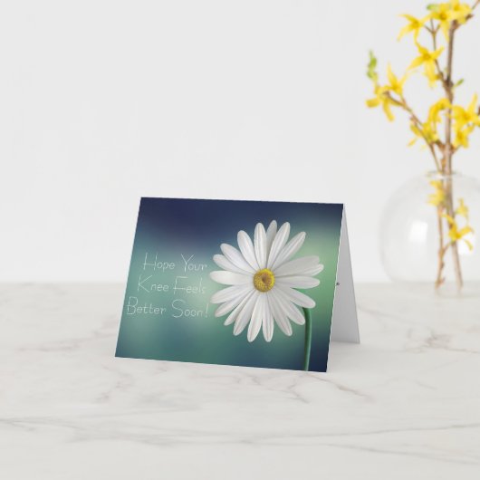 膝の手術がすぐ白いデイジー カード (黄色い花)
