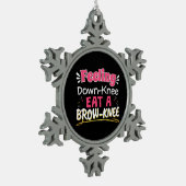 膝の手術陽性パン – Cute Brownie スノーフレークピューターオーナメント (左)