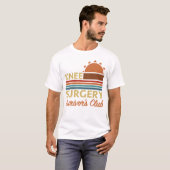 膝手術回復ユーモア Tシャツ (正面フル)