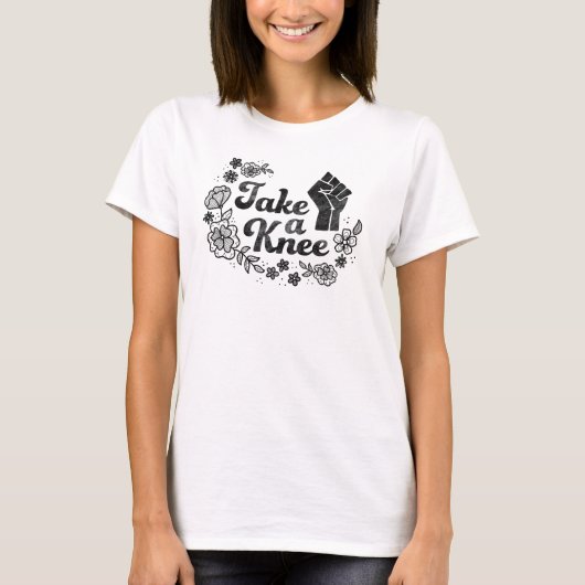 膝/#takeaknee/私をありますKaepernickと取って下さい Tシャツ (正面)