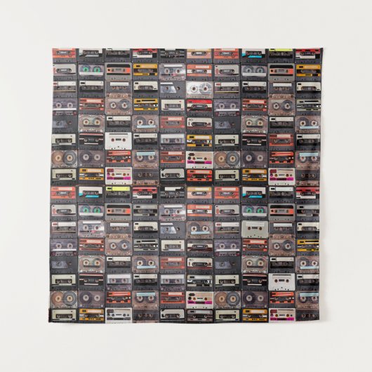 膨大な数のオーディオカセット タペストリー (正面)