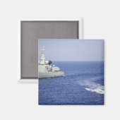 膨張可能なボートに乗ったポルトガル海軍チーム マグネット (正面/裏面)