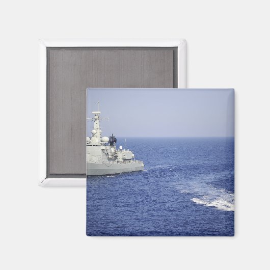 膨張可能なボートに乗ったポルトガル海軍チーム マグネット (正面/裏面)