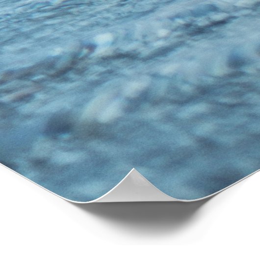 膨脹可能な浮体の上の女性が海を指し示す ポスター (角)