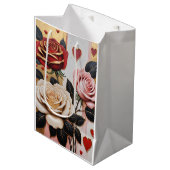 膿性ハートとバラ ミディアムペーパーバッグ (正面アングル)