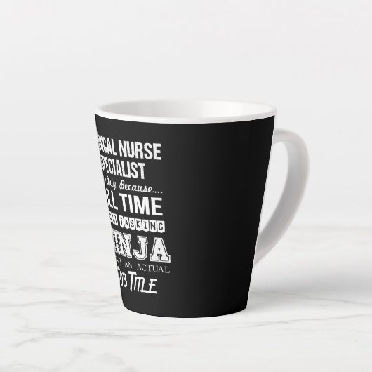 臨床ナーススペシャリストTシャ数々のツ – -tasking N カフェラテマグ (右アングル)