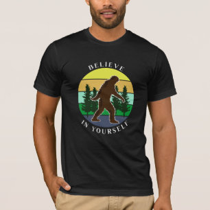 自信じ身で ヴィンテージサンセットビッグフット Tシャツ