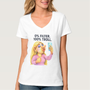 自信に満ちたインフルエンサー素晴らしい自撮りトロル Tシャツ