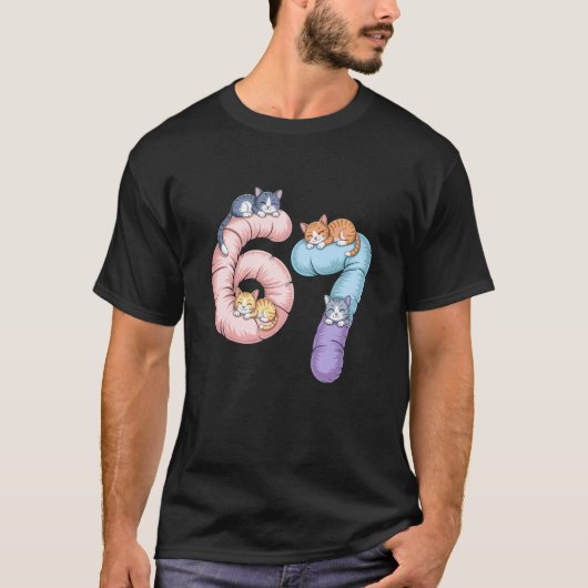自信に満ちた6+7匹の可愛い猫のミーム Gen Alpha ユーモア デザイン Tシャツ (正面)