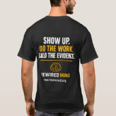 自信は感情ではなく証拠 | ブラック Tシャツ (裏面)
