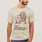 自信インスパイアを持つ： CatとLion Reflection Tシャツ (正面)