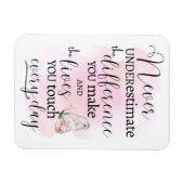 自分が作る違いを決して過小評価しない マグネット (横)