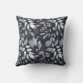 自分だけのエレガントなブラックトーンの赤いホリーを作り出せ クッション (裏面)