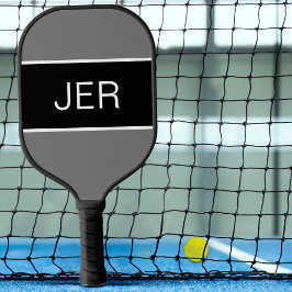 自分だけのクールなイニシャルテキスト ブラック グレー ピックルボールラケット