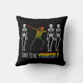 自分でハロウィーンのダビングのスケルトンになろうかと思う クッション (裏面)