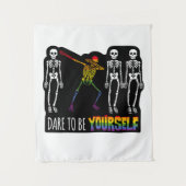 自分でハロウィーンのダビングのスケルトンになろうかと思う タペストリー (正面)