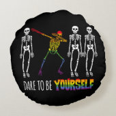 自分でハロウィーンのダビングのスケルトンになろうかと思う ラウンドクッション (裏面)