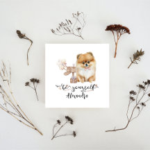 自分でメールボックスの隣にポメラニア犬の子犬かわいい