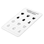 自分で切り抜いたチェスの駒を作る マグネット (左側)