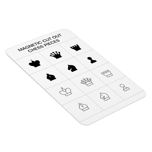 自分で切り抜いたチェスの駒を作る マグネット (右側)