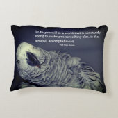 自分で引用文かわいいオ感動的ウム  アクセントクッション (裏面)