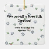 自分で毛皮の小さなクリスマスを過ごせ！ セラミックオーナメント (裏面)