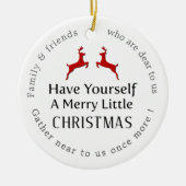 自分に小さなメリークリスマスのトナカイClを持っている セラミックオーナメント (正面)