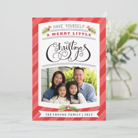 自分に小さなメリークリスマスフォトカードを持っている シーズンカード (スタンド正面)