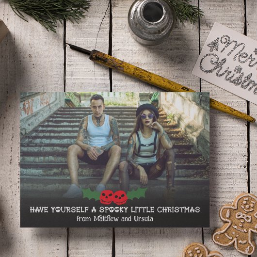 自分に小さな不気味クリスマスフォトを持っている シーズンカード