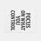 自分に焦点を当てる。コントロール、ストア、ヴィンテージ、引用文。 フリースブランケット (正面(横))