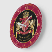 自分のコートを作る腕の赤い金ゴールド獅子紋章 ラージ壁時計 (傾斜)